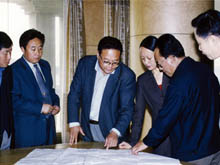 2001年10月，山东省副省长林书香莅临集团视察工作