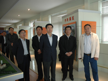 2011年11月，济南市副市长李宽端莅临集团考察指导工作