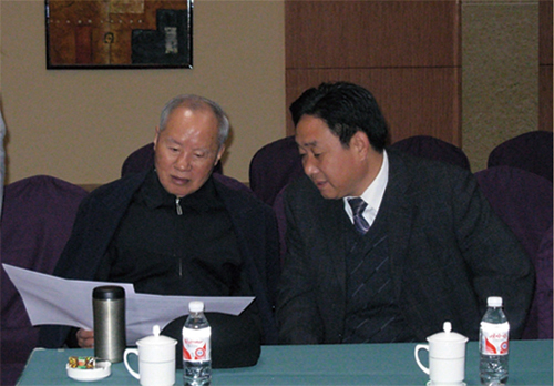 2007年11月16日，济南军区原政委宋清渭了解集团发展情况